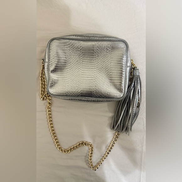 ✨ Victoria’s Secret Silver Crossbody w/ Gold Chain & Tassel - Picture 3 of 5